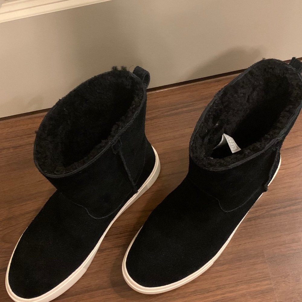 UGG Declan Boot - Picture 2 of 4